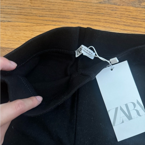 Zara Ribbed Shorts - Picture 5 of 6